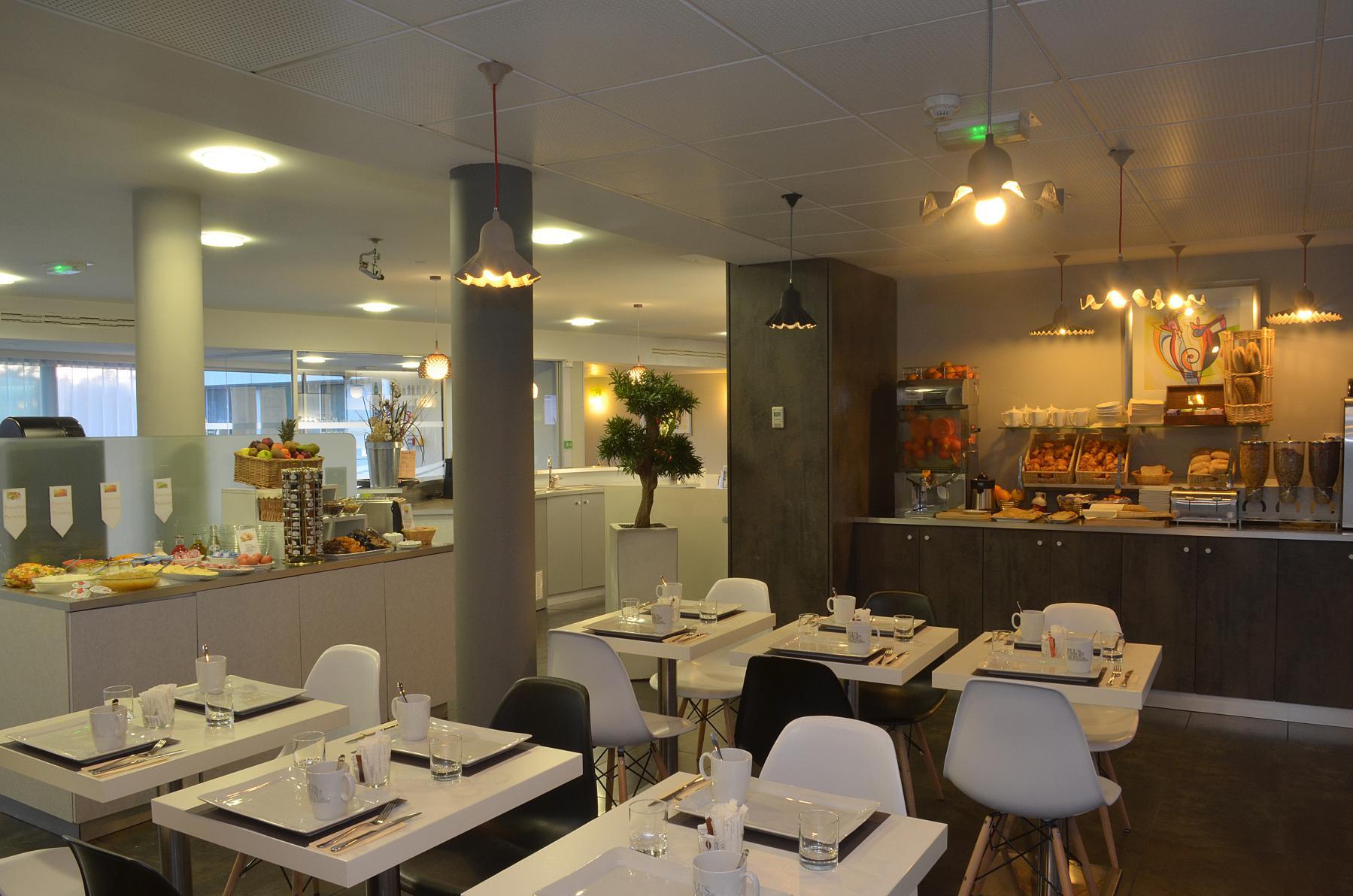 Mercure Nantes Ouest Zenith Hotel 4*