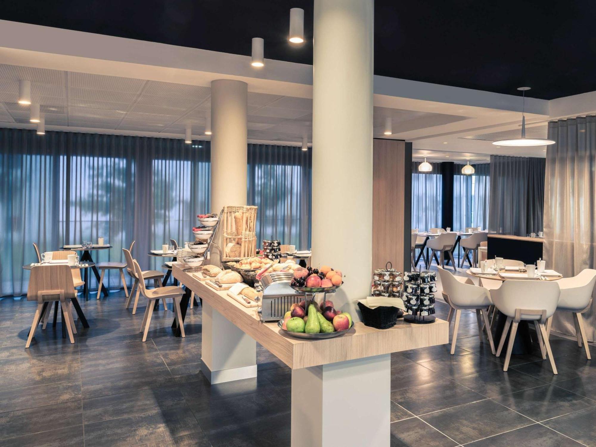 Mercure Nantes Ouest Zenith Hotel 4*